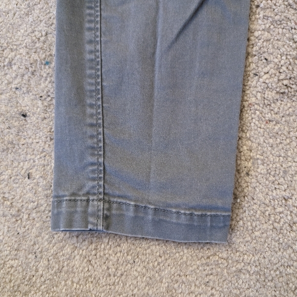 Old Navy Skinny Khaki Pants - Picture 6 of 11